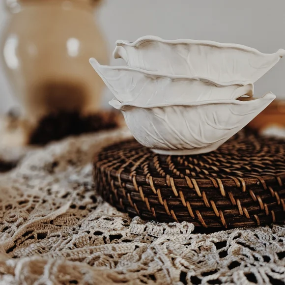 Vintage Handmade Set Of White Cabbage Ceramic Bowls - Picture 2 of 6